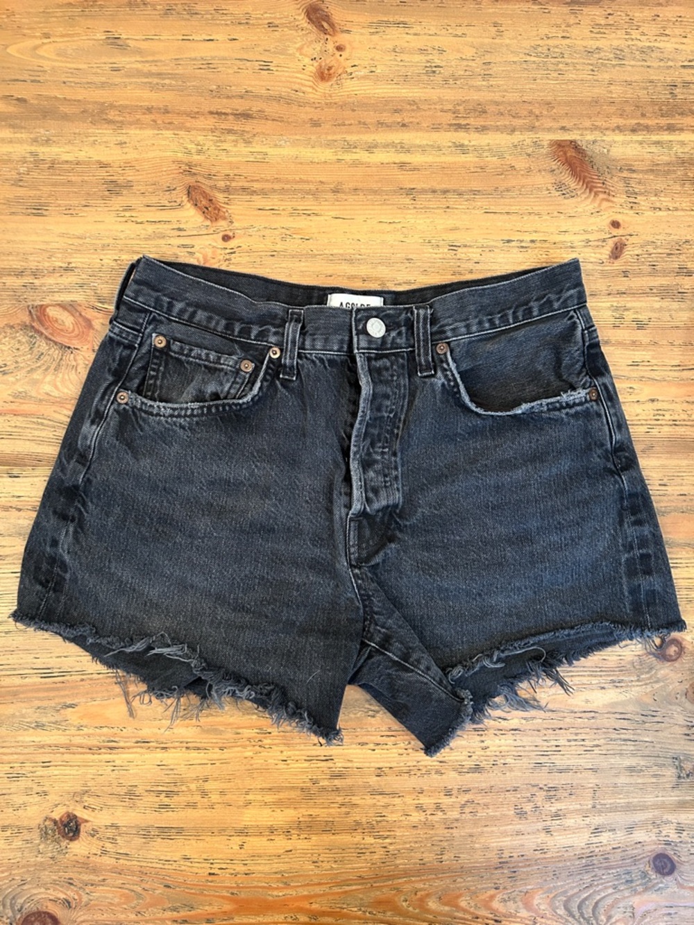 AGOLDE Parker black cut off shorts